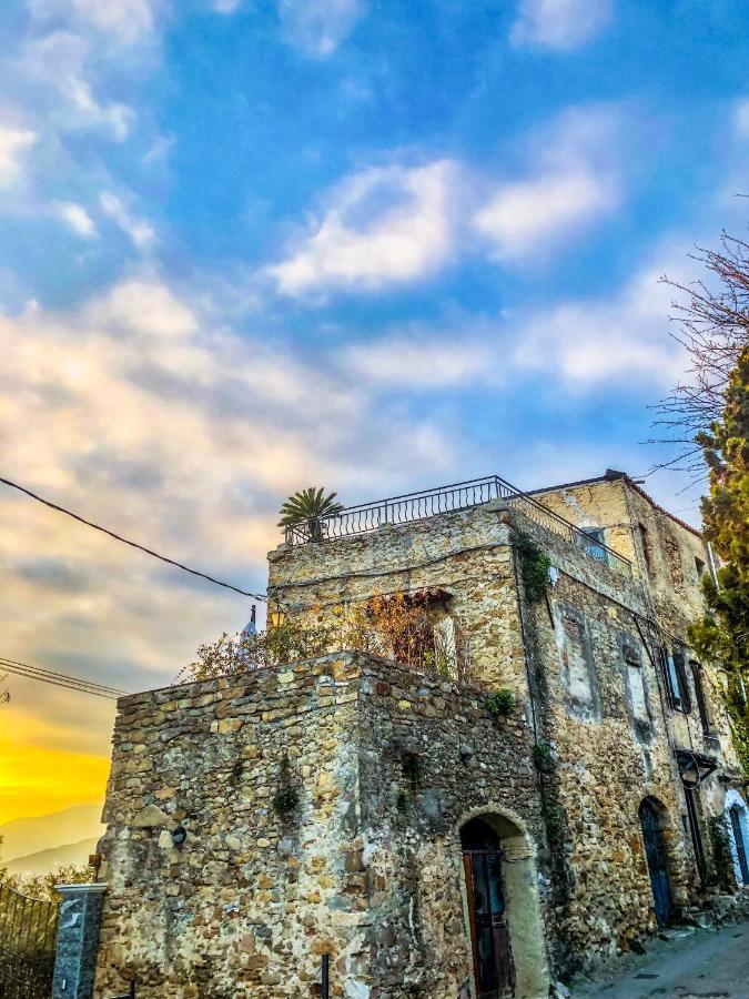 Appartement La Casa Di Vasco Bussana Vecchia à San Remo Extérieur photo